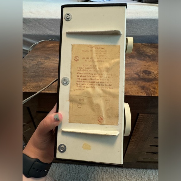 Vintage 1961 Silvertone Radio Model 2001 - Picture 9 of 11